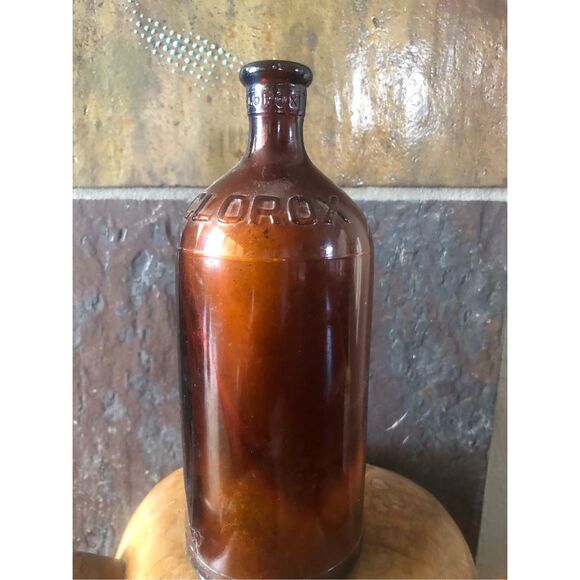 Vintage 1930s–1940s Amber Glass Clorox Pint Bottle with Embossed Diamond Logo - Picture 3 of 12